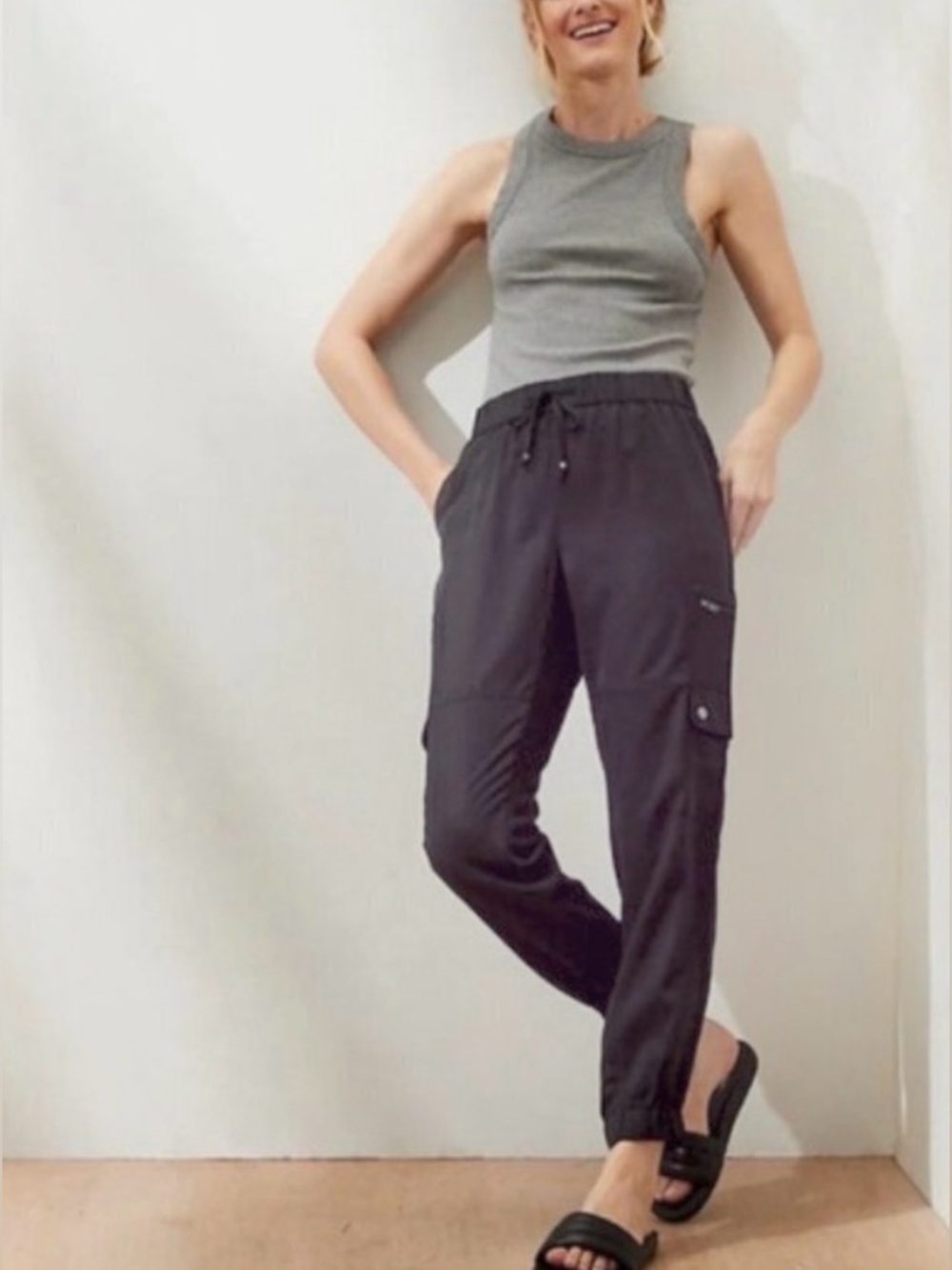 Banana Republic Black Soft Tencel Cargo Joggers - Sz: L